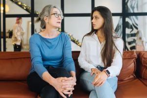 8 Tafsir mimpi orang tua enggan beri restu untuk hubungan asmara