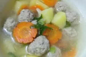 Cara membuat sup bola daging sapi kuah bening, segar dan nikmat