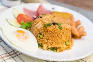 Resep nasi goreng seafood yang mudah dibuat