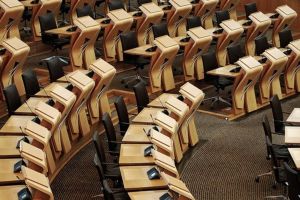 5 Contoh teks anekdot bertema politik, lucu dan menggelitik