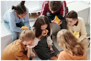 7 Makan siang rendah kalori yang aman dikonsumsi saat diet, bisa jadi inspirasi