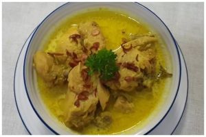 Trik memasak opor ayam agar tidak amis dan tahan lama dengan satu bahan tambahan