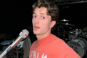 Lirik lagu Drunk Text dari Henry Moodie beserta maknanya, viral di TikTok