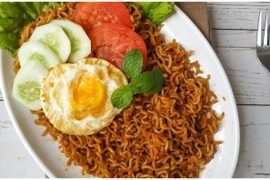 [KUIS] Rasa mi favorit kamu ini bisa tentukan sekte nyeleneh makan mi goreng yang pas buatmu
