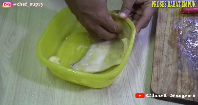 Cara mengempukkan babat sapi tanpa direbus lama atau pakai presto, andalkan 1 jenis buah