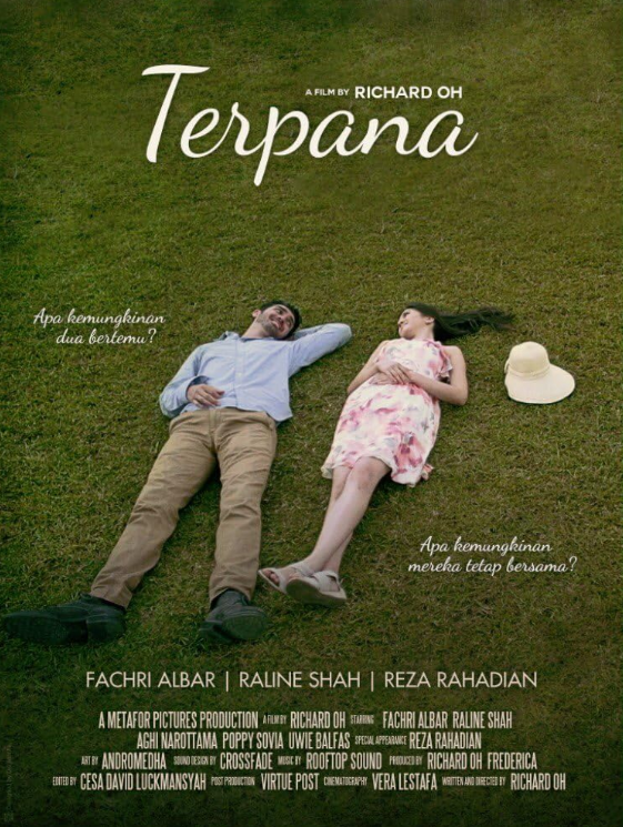 7 Film ini pernah dibintangi Raline Shah, perannya di 5 CM ikonik