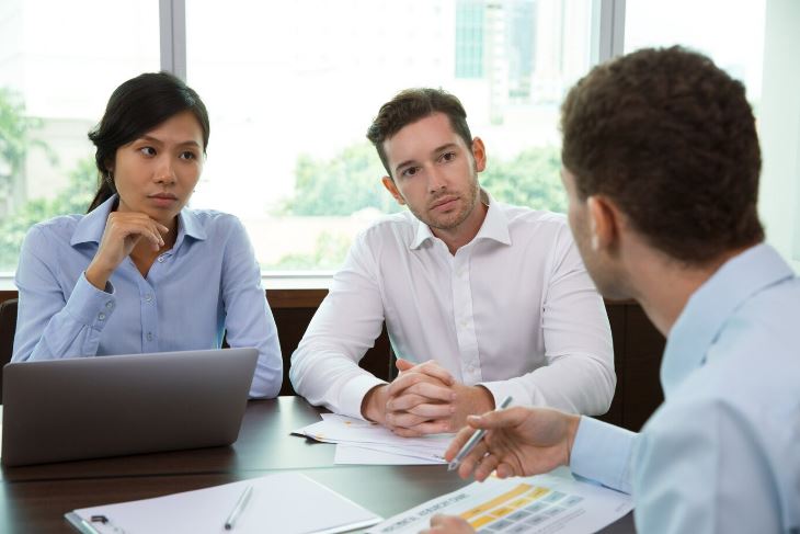 10 Kebiasaan di kantor yang harus kamu tahu sebelum hari pertama kerja