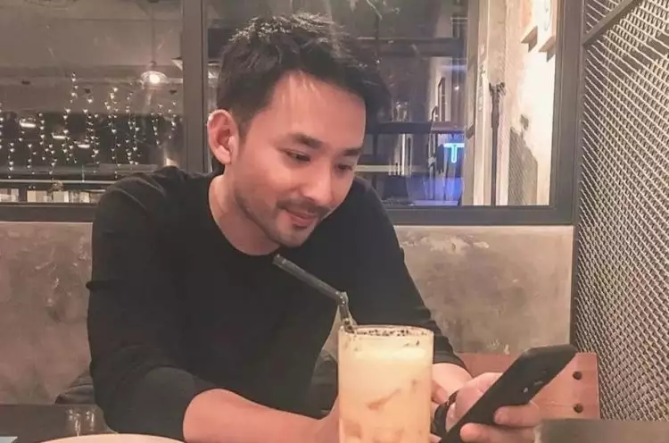 Tak hanya Brian Armstrong, 3 pengusaha ternama ini juga pernah diisukan dekat dengan Raline Shah