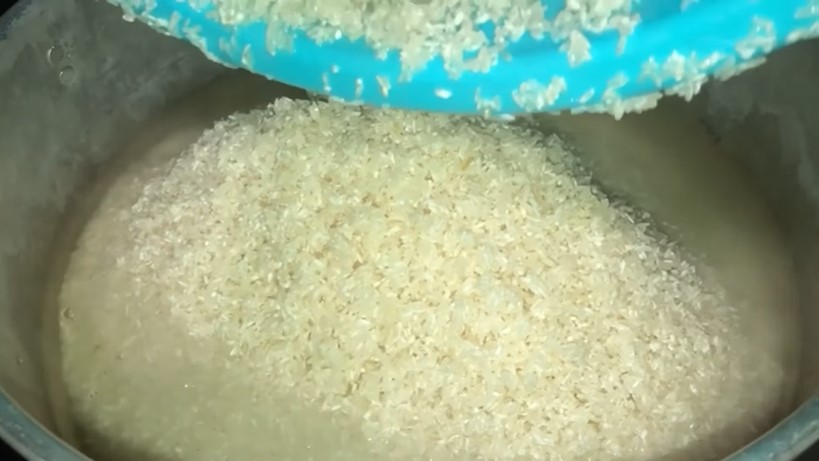 Trik praktis memasak nasi ala rumah makan Padang, tetap pulen tanpa metode siram dan hemat gas