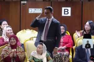 Datang ke pelantikan Presiden-Wapres, begini momen salam hormat Anies Baswedan usai disapa Prabowo