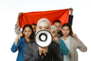 5 Contoh teks anekdot tema politik yang singkat, pahami pengertian dan formatnya