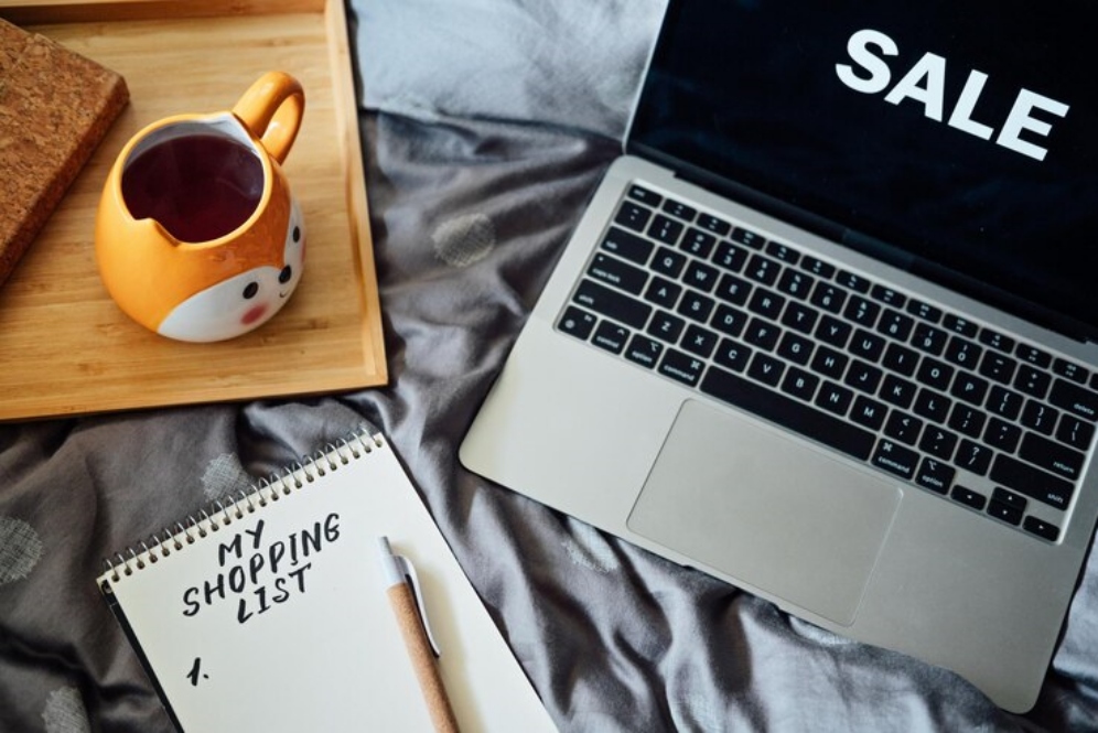 Cara membersihkan dan menyiapkan laptop sebelum menjualnya, perhatikan pencadangan data