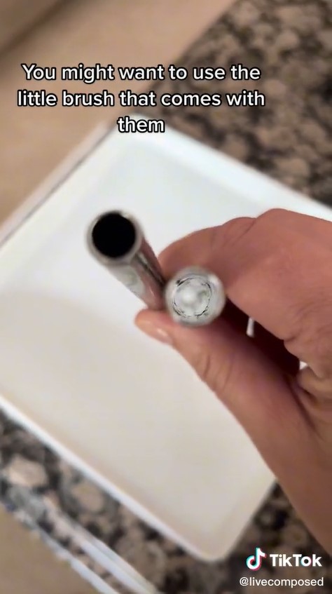 Disikat saja tidak cukup, ini cara ampuh basmi lumut di bagian dalam sedotan stainless