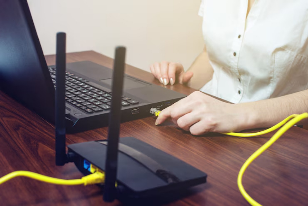 6 Alasan koneksi Ethernet di komputer jauh lebih baik dan aman dibanding menggunakan Wi-Fi
