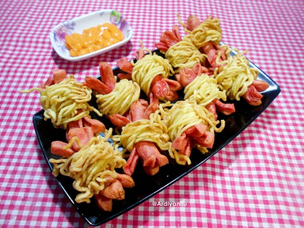 Masak apa ya hari ini yang simple? Berikut 11 resep camilan berbahan sosis yang lezat dan sederhana