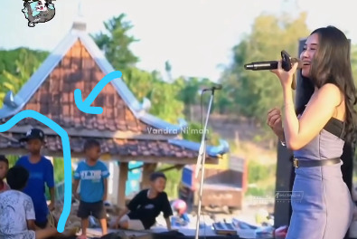 Dua bocil berantem saat biduan sedang menyanyi dangdut ini miris tapi kocak