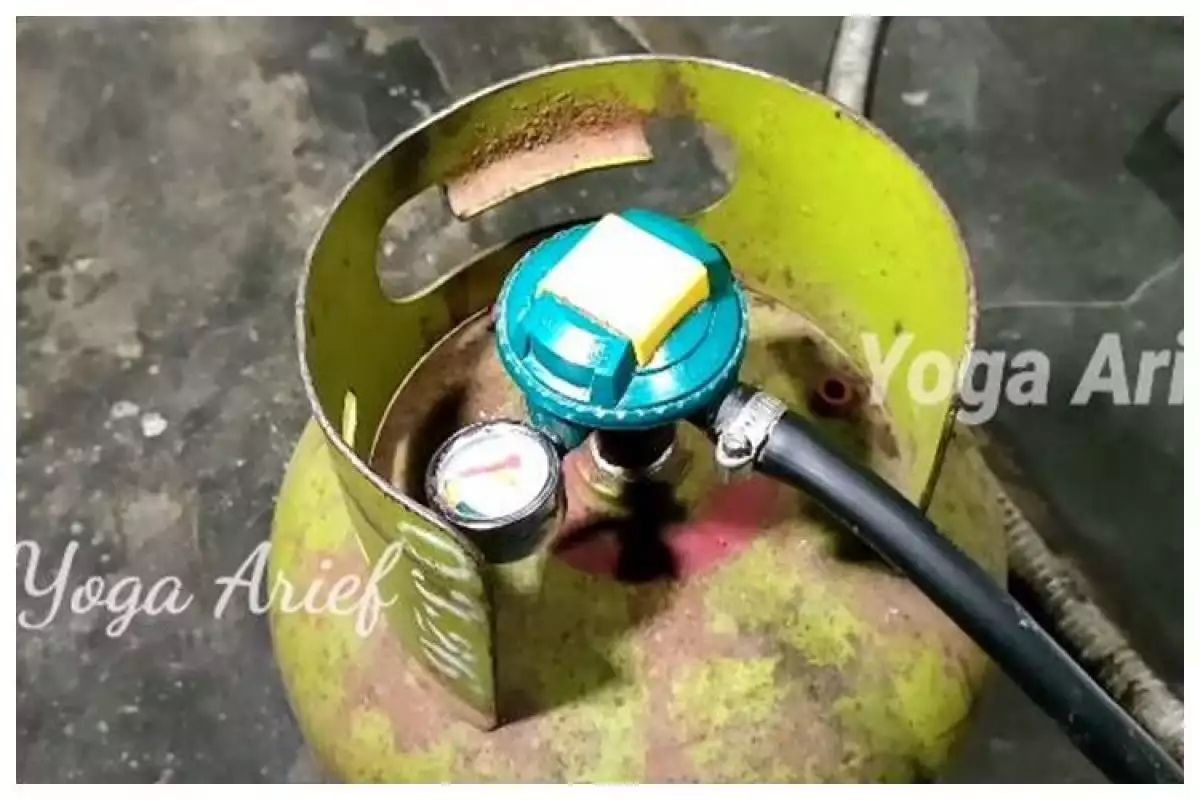 Easy way to fix a loose gas regulator using just one waste