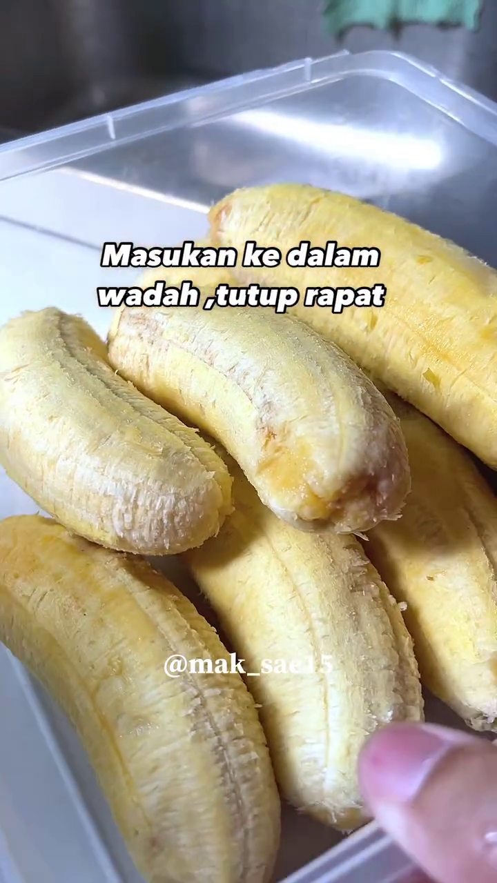 Bisa awet seminggu, cara simpan pisang matang yang kulitnya hitam ini bikin teksturnya nggak lembek