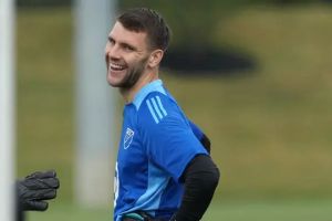 Momen lucu Maarten Paes hafalkan lagu Abang Tukang Bakso, dilatih Sandy Walsh