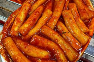 Masak apa hari ini? 11 Kreasi tteokbokki halal dengan bahan sederhana dan praktis