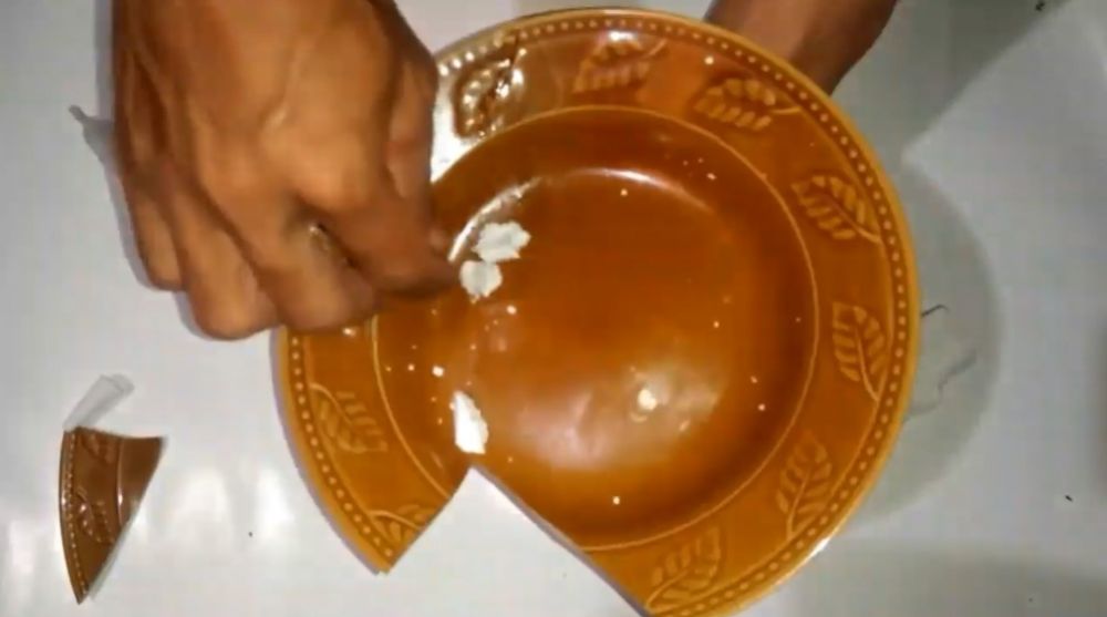 Cara memperbaiki piring porselen terbelah agar tidak langsung dibuang