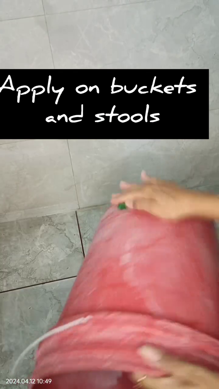 Trik mudah bersihkan kerak air di ember dengan satu bahan dapur