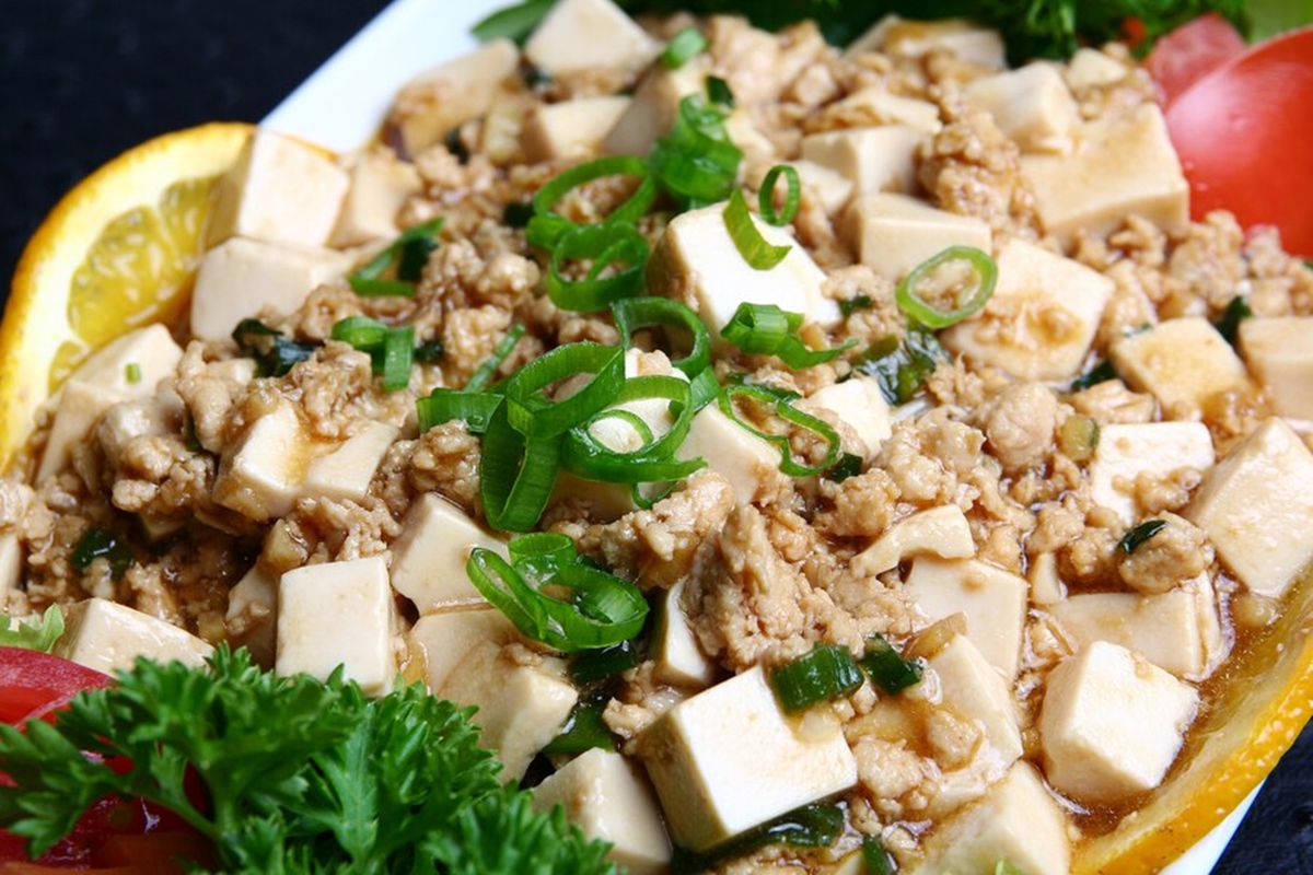 5 Contoh teks anekdot tukang kupat tahu, pahami pengertian dan formatnya