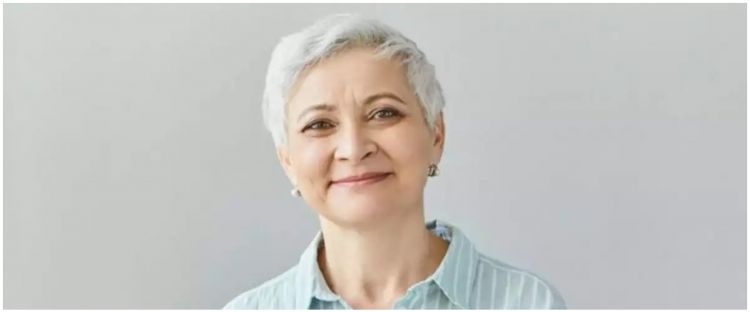 Cara kencangkan wajah mengendur pakai 1 jenis daun, umur 50 jadi tampak 10 tahun lebih muda