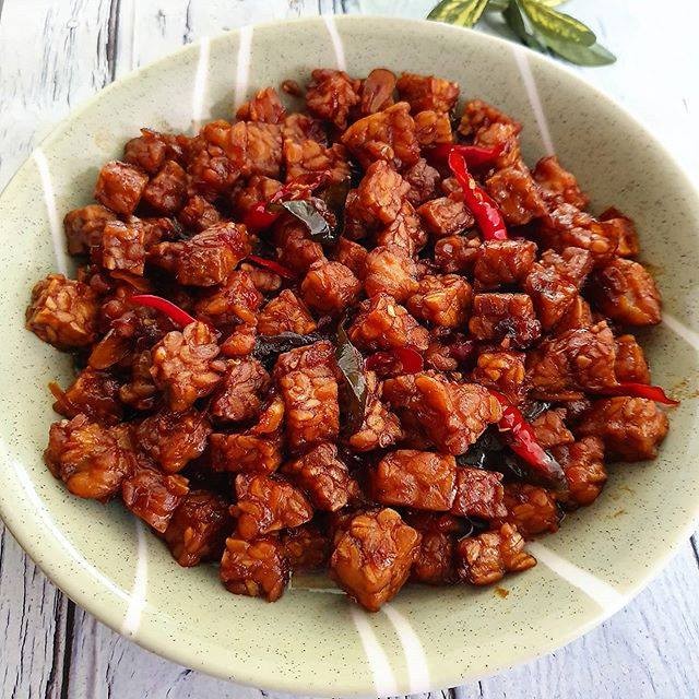 Masak apa hari ini yang sederhana dan murah? Berikut 11 resep orek tempe basah enak dan bikin nagih