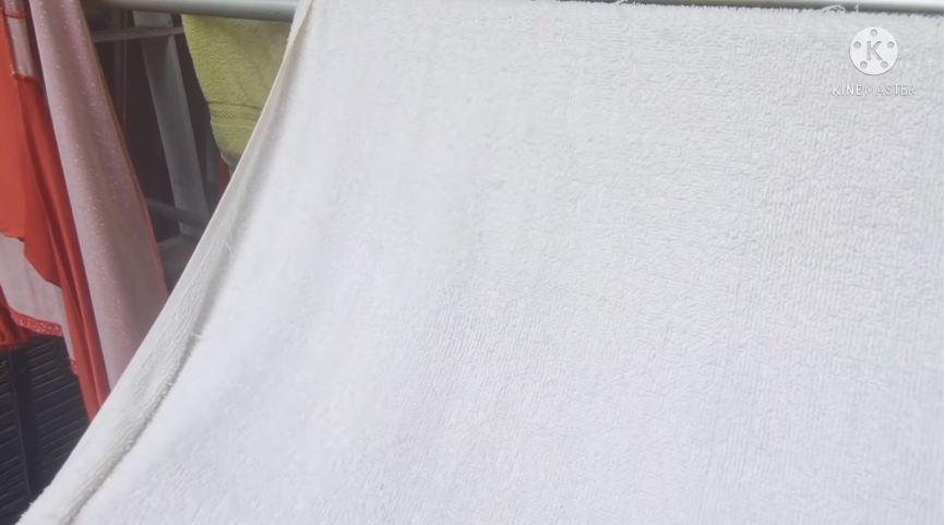 Cara praktis memutihkan handuk dapur kotor tanpa sabun