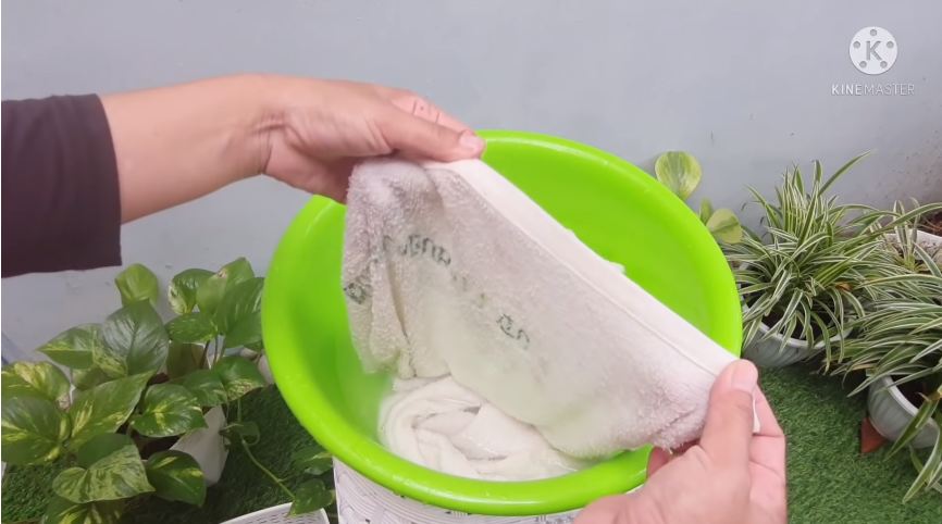 Cara praktis memutihkan handuk dapur kotor tanpa sabun