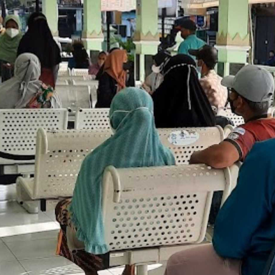 Jumlah dokter Indonesia terendah ke-3 se-Asia Tenggara, sampai kapan antre Puskesmas jadi rutinitas?