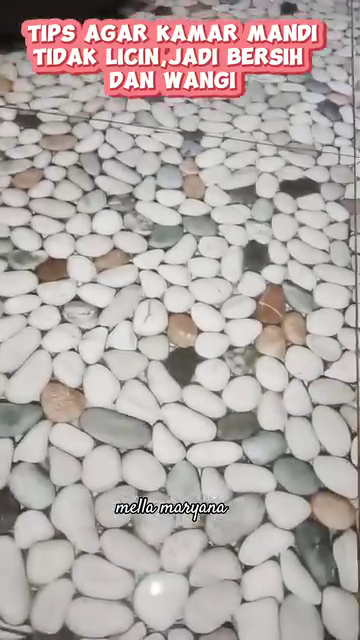 Pakai tambahan 2 bahan dapur, begini trik bersihkan lantai kamar mandi agar tak licin dan lebih wangi