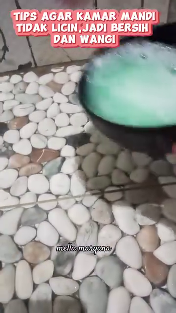 Pakai tambahan 2 bahan dapur, begini trik bersihkan lantai kamar mandi agar tak licin dan lebih wangi