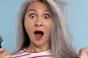 Trik hitamkan rambut beruban tanpa urang aring dan pewarna, ampuh andalkan 1 jenis daun