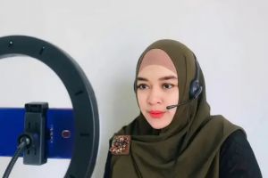 Fakta mengejutkan Zeda Salim, mantan presenter yang diduga jadi korban KDRT
