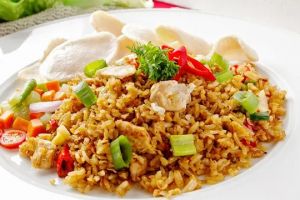 Resep nasi goreng sederhana dan 8 variasinya untuk sarapan praktis dan menggugah selera