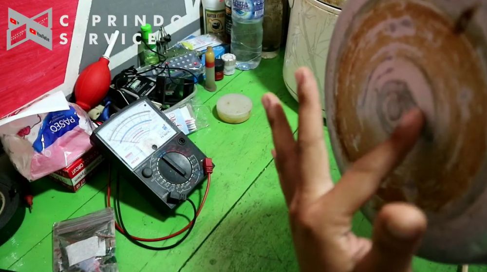 Bisa bikin nasi cepat matang, ini cara memperbaiki panci rice cooker yang penyok pakai alat sederhana
