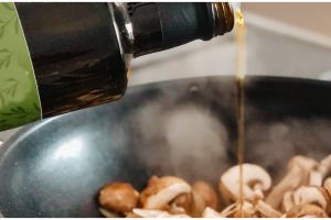 Masakan enak tapi tetap sehat, begini trik jitu mengurangi penggunaan minyak untuk masak