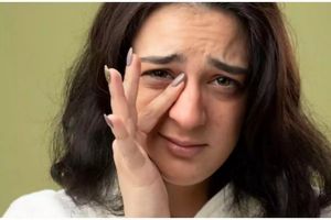 Trik mudah atasi kantung mata mengandalkan satu jenis karbohidrat alami