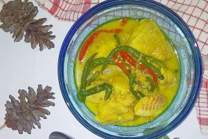 Masak apa hari ini? 11 Resep ikan bumbu kuning santan pedas, gurih dan lezat nendang