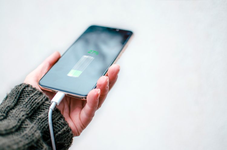 Strategi cerdas menghemat baterai HP saat smartphone jadi hotspot