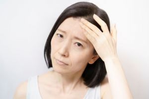 Cara kencangkan wajah kendur penuh keriput tanpa minyak zaitun, ampuh cuma andalkan 1 bahan minuman