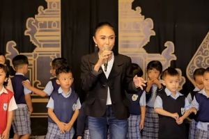 Biaya SPP di sekolah milik Yuni Shara cuma Rp3.000 per bulan, ternyata suami seleb ini jadi donaturnya