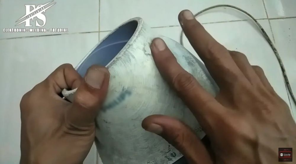 Balik kinclong seperti baru, ini cara membersihkan bagian luar blender yang kusam dan bernoda