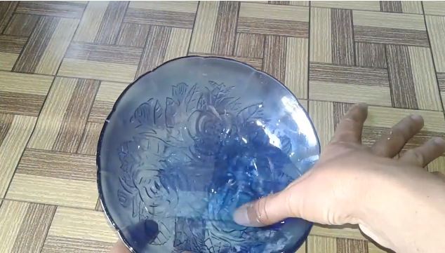 Cara mudah dan cepat mengeluarkan duri ikan di tangan dengan satu bahan dapur, tak perlu ditusuk jarum