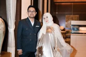 Tunaikan nazar kehamilan, Shandy Purnamasari berangkatan 30 orang untuk umrah