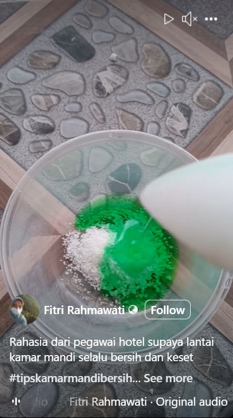 Tanpa campuran baking soda, ini cara bersihkan kerak keramik kamar mandi pakai tambahan 2 bahan dapur