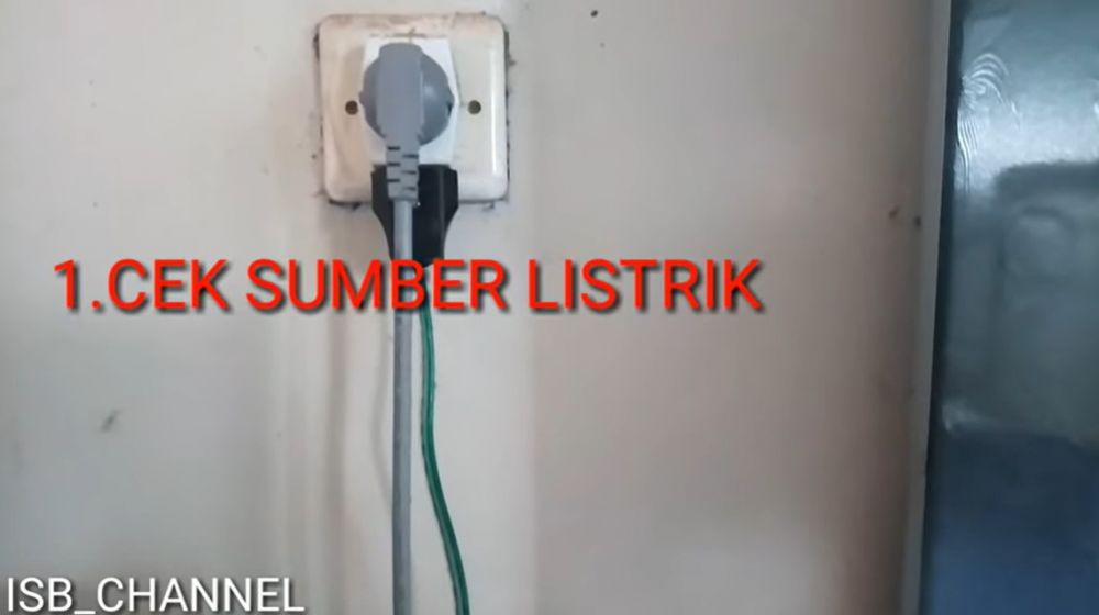 Tak perlu dibawa ke tukang service, ini 5 cara mengatasi bau tak sedap di rice cooker lama