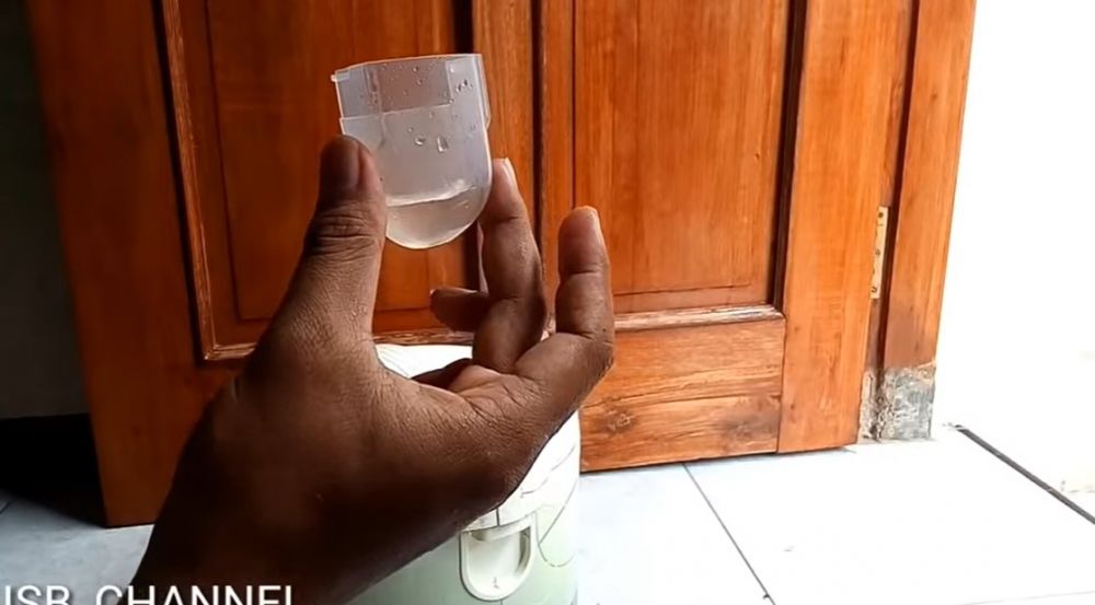 Tak perlu dibawa ke tukang service, ini 5 cara mengatasi bau tak sedap di rice cooker lama
